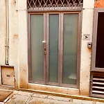 La Casa Di Alissia A Apartmán *